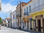 Traditionele gebouwen langs de hoofdweg in Karlovassi - Eiland Samos